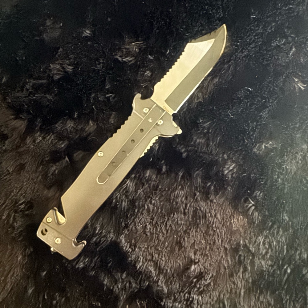 Yellow Dragon Tactical Folding Knife - Picture 4 of 9
